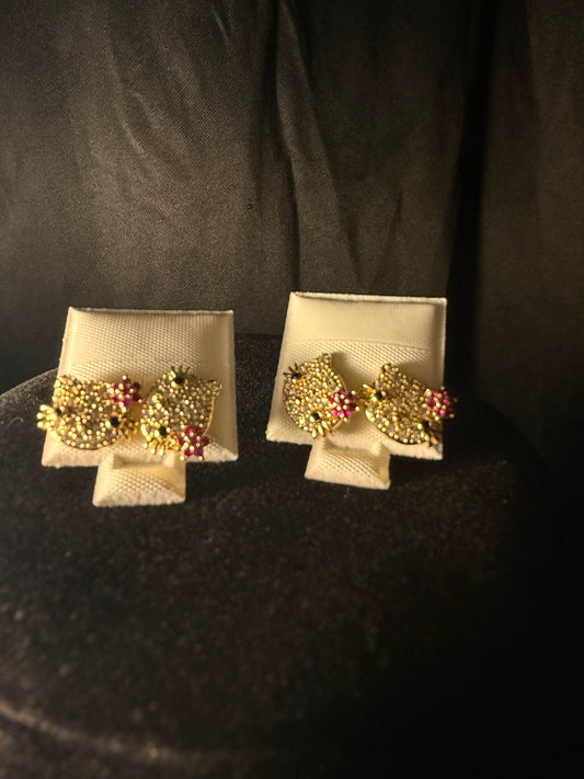 Hello kitty stud earrings ✨🎀